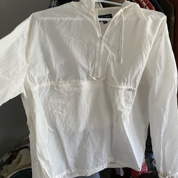 Love tree nylon hoodie ! Worn 1 x , 25$ - Picture 1 of 1